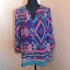 Clearance Buttons V-neck 3/4 sleeve blouse Size Medium